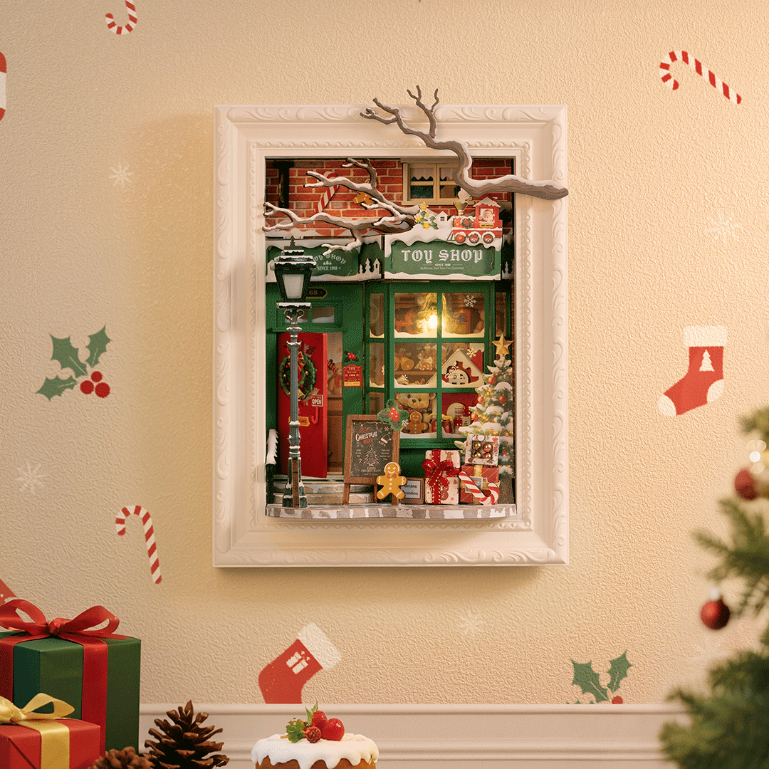 
Santa’s Toy Shop expuesta en una pared decorada