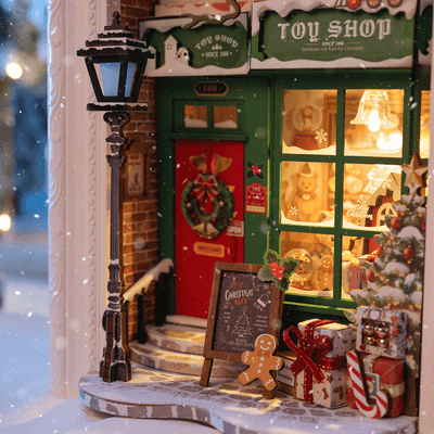 Detalle exterior nevado de Santa’s Toy Shop