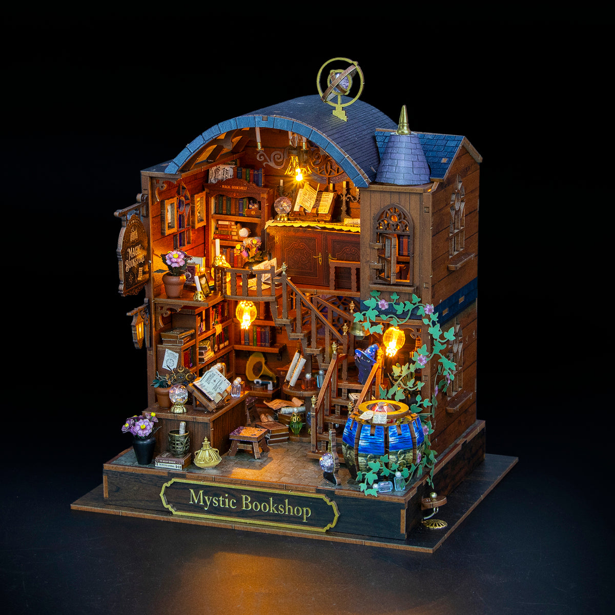 
Mystic Bookshop de Hongda, iluminada sobre fondo oscuro