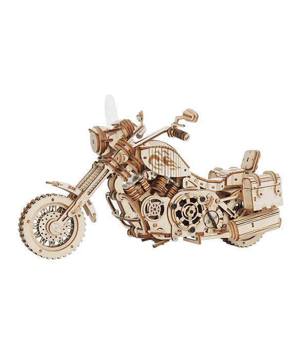 
Cruiser Motorcycle sobre fondo blanco · ROKR