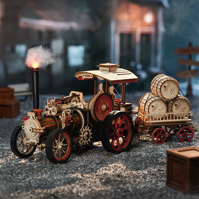 Steam Engine con remolque cargado de barriles en una escena de taller