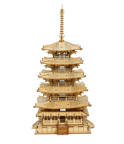Pagoda terminada sobre fondo blanco · Rolife